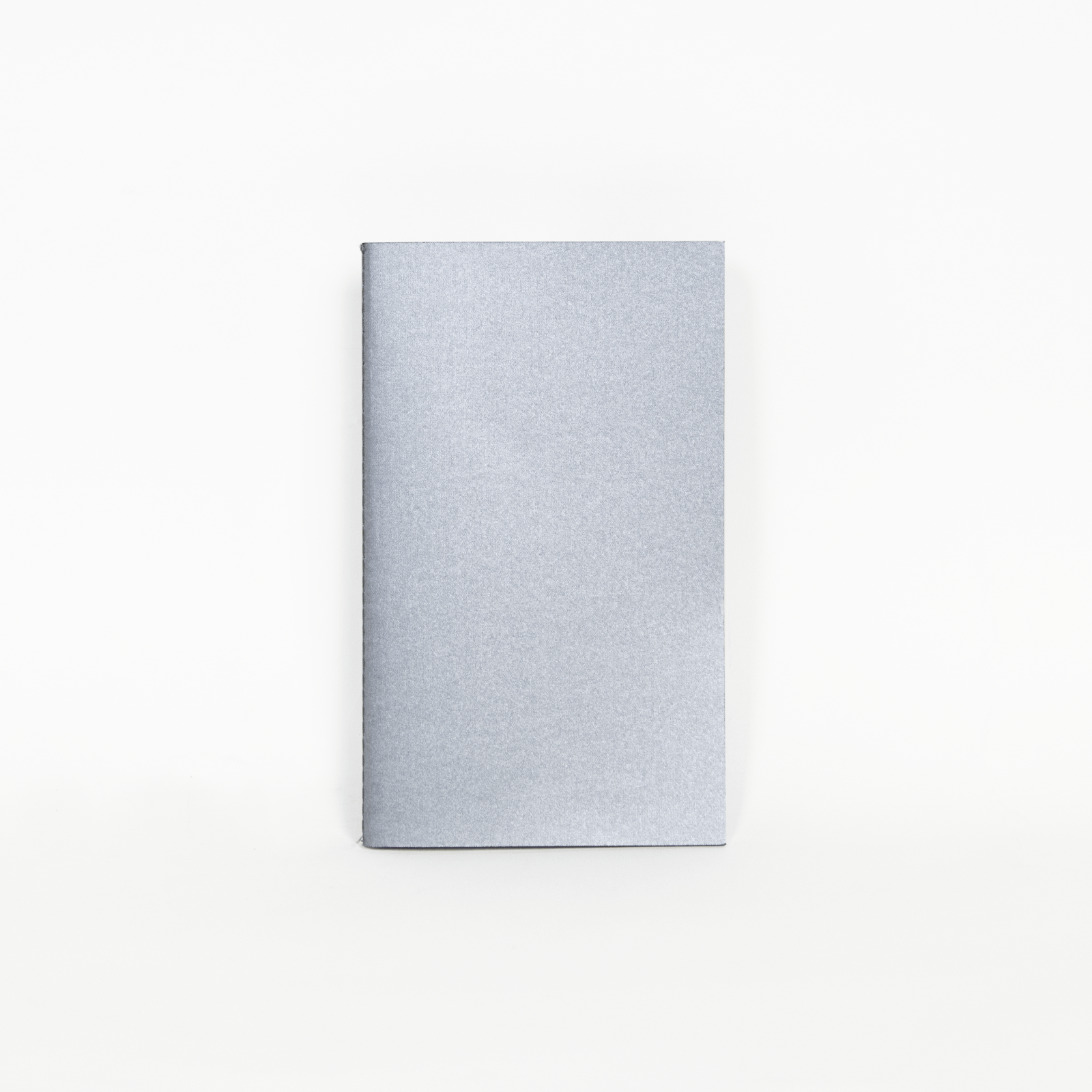 E, rounded lines, Writeground, stationery, cartoleria, design, carta riciclata, design ecofriendly, italian design, ruled notepad, notebook, quaderno, quaderno a righe, gmund paper, scrittura creativa